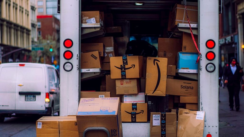 Delivering Flooring, Tile & Bath Fixtures in the GTA — What You Need to Arrange